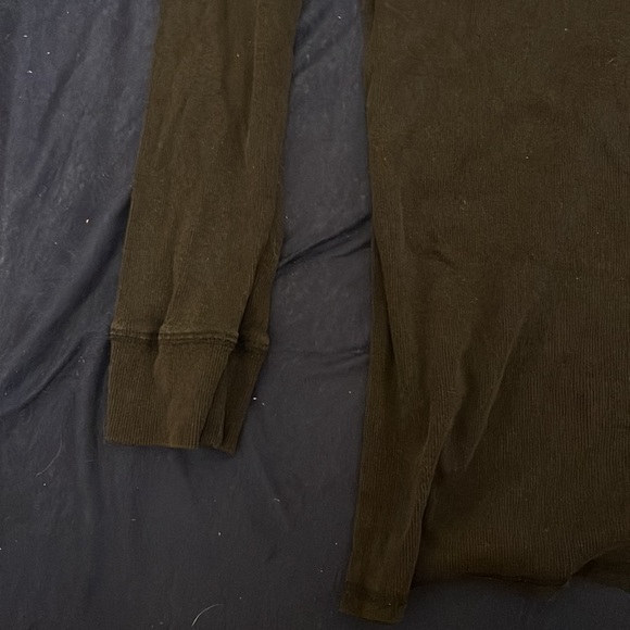 Black Long Sleeve Forever 21 Men’s shirt - Picture 2 of 4